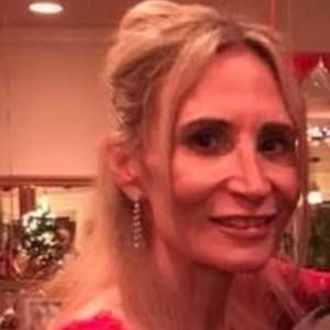 Meet your Posher, Debora